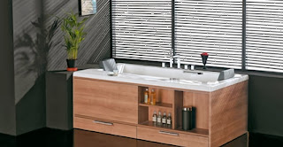 Bathtubs with drawers