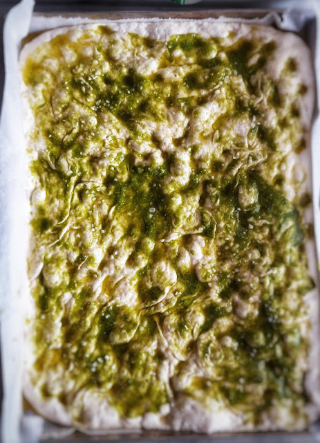 focaccia genovese con pesto