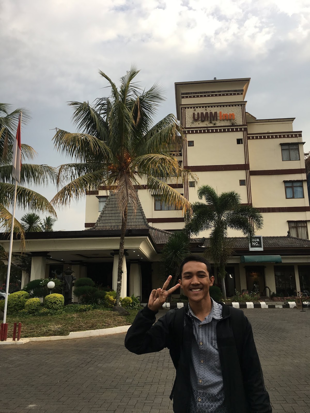 Unit usaha yang kedua adalah UMM Inn yaitu hotel milik UMM sendiri yang terletak di Jalan Raya Sengkaling No 1 UMM Inn adalah hotel pendidikan pertama di