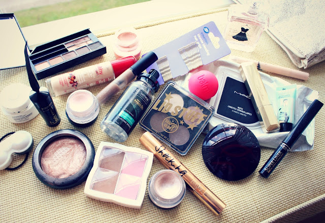 Travel Makeup Bag Contents