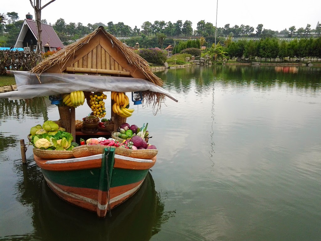 Menikmati Pasar Apung Situ Umar Floating Market Lembang  