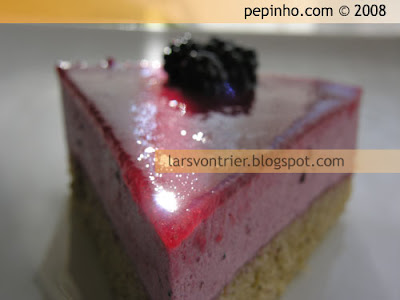 Tarta de mousse de frutas del bosque