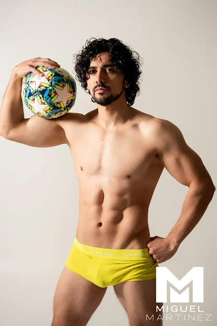 Miguel Martinez desnudo