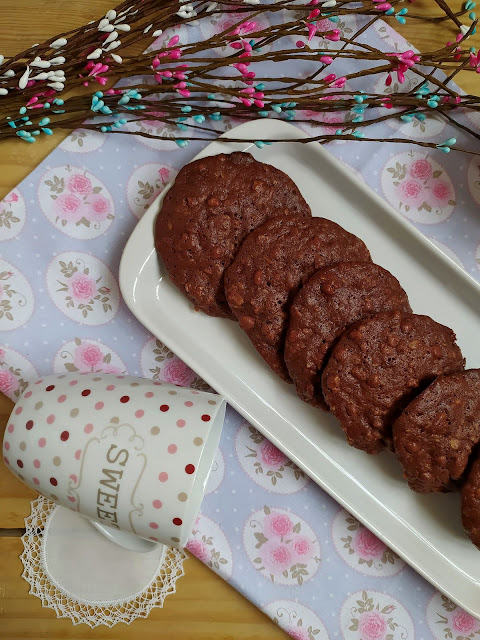 Receta de galletas de granola y chocolate fáciles y ricas. Ideales para el desayuno y la merienda. Breakfast, oat, cookies recipe. Horno Cuca