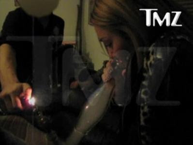 Miley Cyrus Bong Video | Miley Cyrus smoking salvia | billy ray cyrus twitter