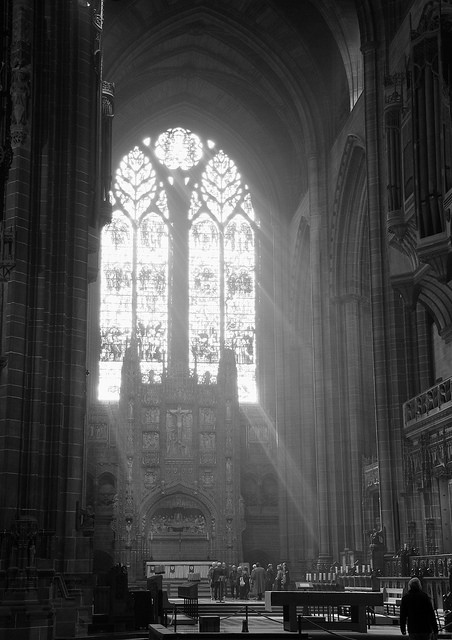 Resultado de imagen de catedral gótica luz"