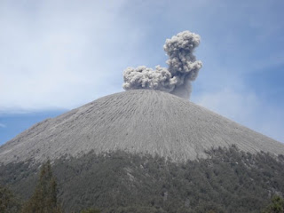 Gunung Tertinggi Di Indonesia (info-asik.com)