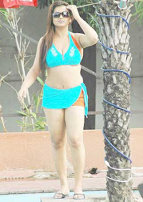 Sona Tamil Actress Bikini Pics