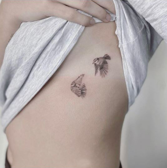 38 tatuagens incríveis de pássaros para sua próxima inspiração!