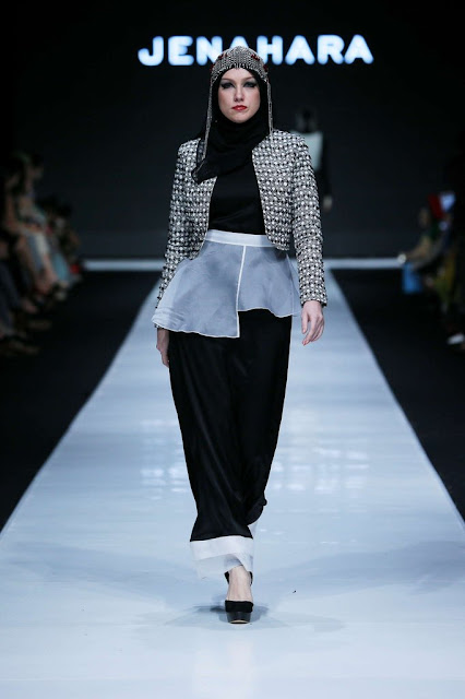 Desainer Fashion Muslim Karya Nanida Jenahara Nasution