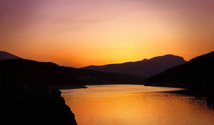 AMANECER EN EL PANTANO