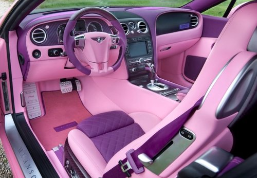 interior mobil pink