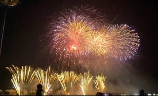 International-class-fireworks-images-at-the-fireworks-festival-in-Danang-Vietnam