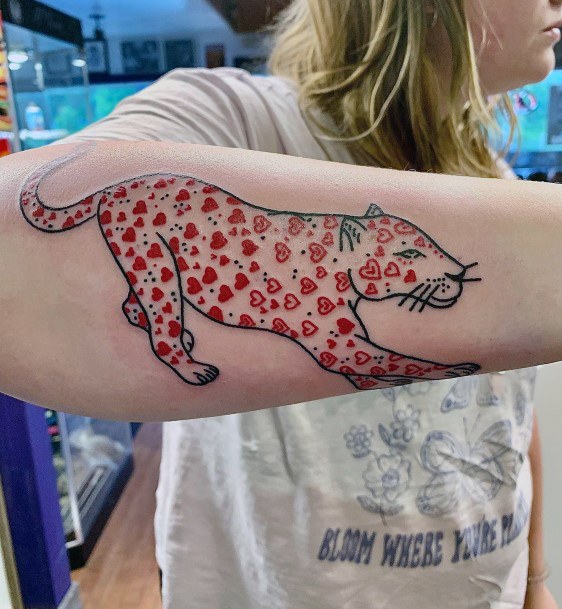 80 Ideias Incríveis de Tatuagens de Guepardo para Se Inspirar