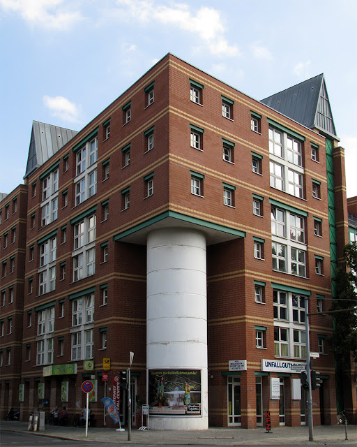 Wohnkomplex Kochstraße by Aldo Rossi, Kochstraße - Wilhelmstraße, Berlin