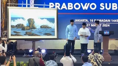 Prabowo Diberi Lukisan oleh SBY: Saya Cari Tempat Terbaik, Mungkin di Istana
