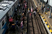 Pantauan Mudik Lebaran di Stasiun Kereta Api Kotabumi Sudah Terlihat Mulai Padat Pemudik