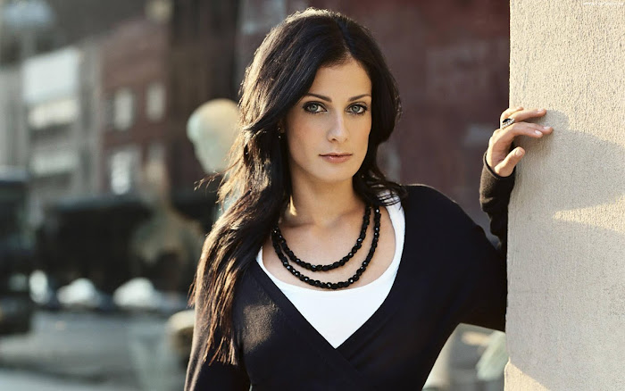 Dayanara Torres HD Wallpaper -02