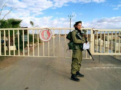 image of Girl Soldiers of Israel