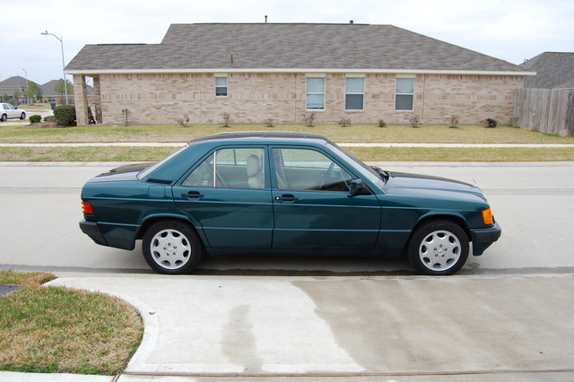 MercedesBenz 190E W201 GREEN ORIGINAL OLDTIMER