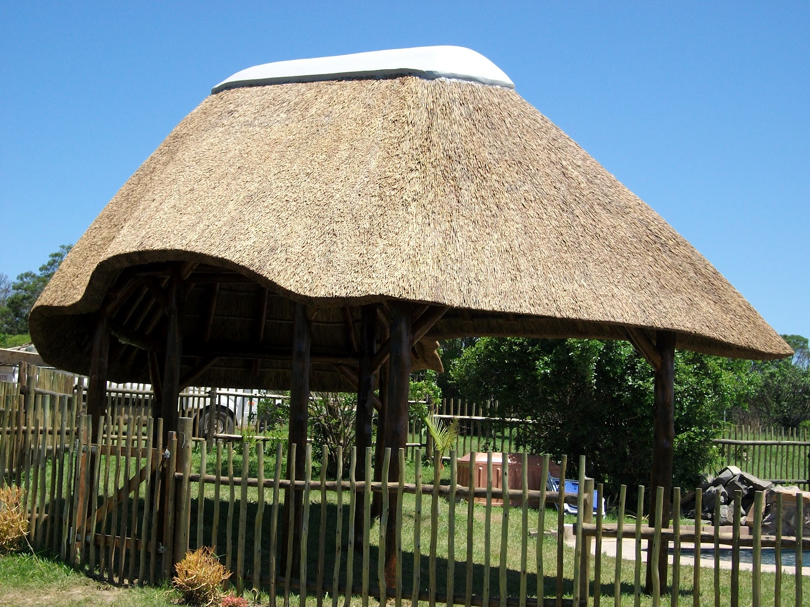 Thatch of the Day: Thatch Lapa, Braai & Outdoor Entertainment Area ...