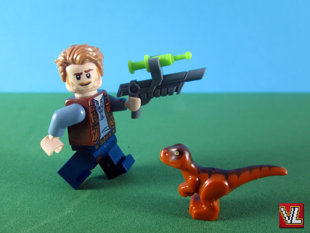 Set LEGO Jurassic World Magazine Gift 121904 Owen with Baby Raptor (Owen com o bebé Raptor)