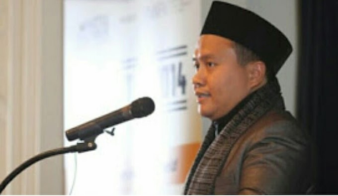  Ustadz Fahmi Salim : "Jujur Saya Kecewa dengan KH. Ma'ruf Amin, Terkait Ahok"