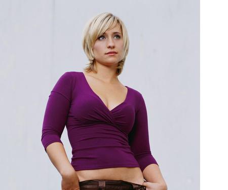 Allison Mack from Smallville is Super Freaking Hot