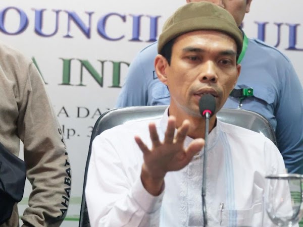 UAS: Yang Olok-olok Banjir Jakarta Segera Bertaubat