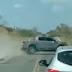 VÍDEO: Padre cochila ao volante e cai com carro em lago