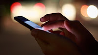 Attivare la modalità notte su iPhone e iPad per la lettura al buio