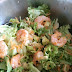 Salade de laitue aux carottes et crevettes