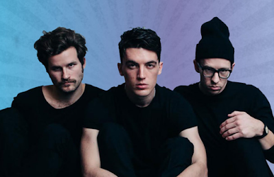 | Lirik Lagu Terjemahan | LANY - ILYSB |