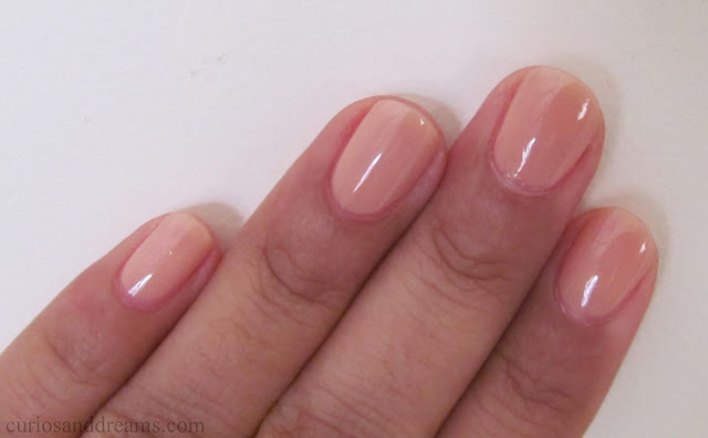 L'Oreal Color Riche A L'Huile Nail Varnish review,  L'Oreal Color Riche A L'Huile Nail Varnish cafe de nuit review