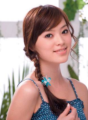 Haircut with side swept bangs and braid. lovely asian summer hair styles 