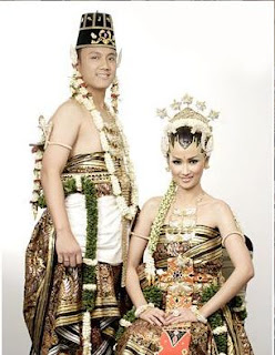 Foto foto pakaian pengantin  adat Artikel Luarbiasa 