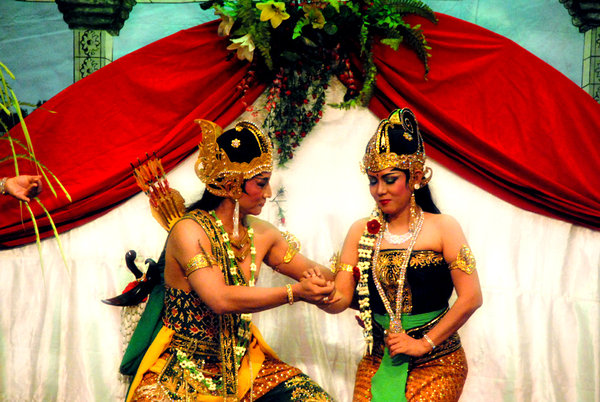 Kebudayaan indonesia: MAKE UP WAJAH TOKOH