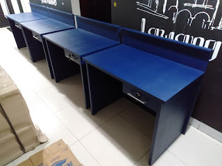 Meja Kantor Dengan Branding Stiker Furniture Kantor Semarang