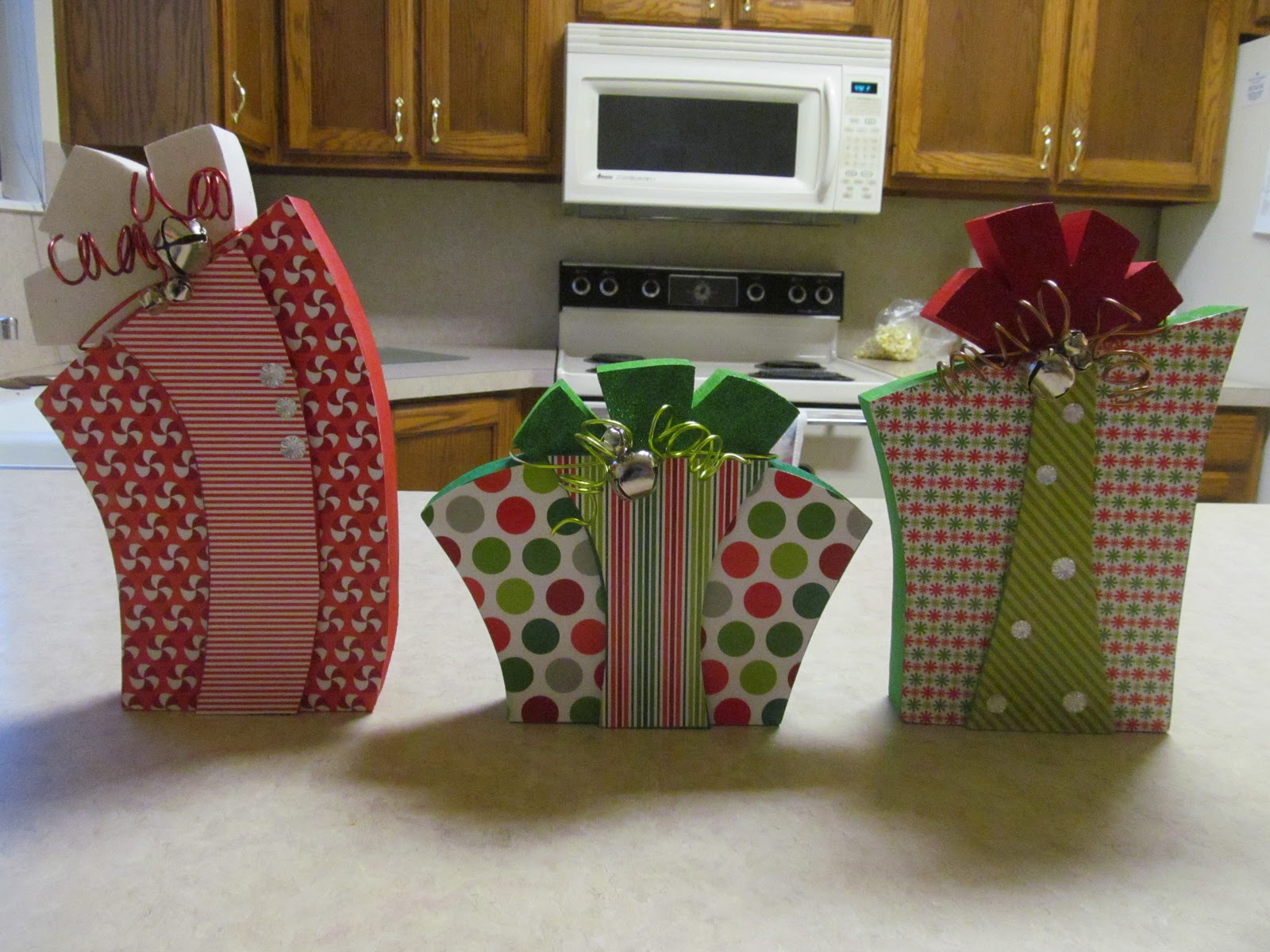 Christmas Present Wood Craft Tutorial by Guest Blogger, Talented 