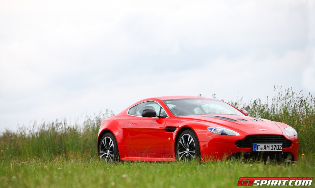 Aston Martin V12 Vantage02