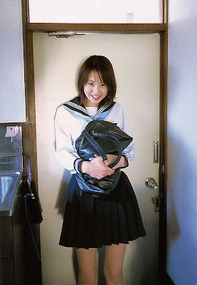 Emi Hasegawa : Hotties School Girl