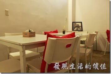 台南-沛里歐咖啡館。餐廳二樓的景致。