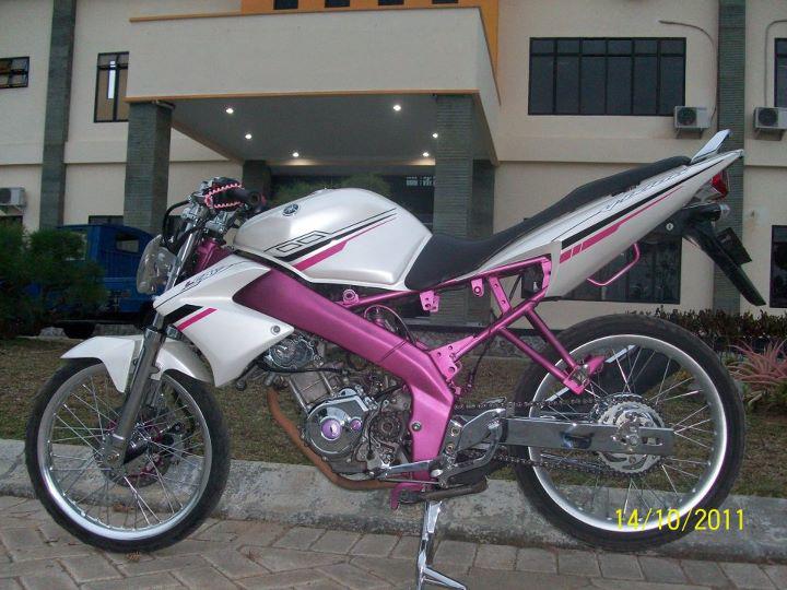 Koleksi Gambar Foto Modifikasi Yamaha Vixion Racing Look / Drag Style title=