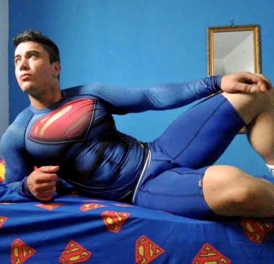 super-man-hot-big-muscles-musclar-perfect-sexy-sex-dick-big-cock-lycra-chest