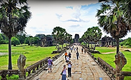 ANGKOR ARCHEOLOGICAL PARK_trailforsmiles.blogspot.com