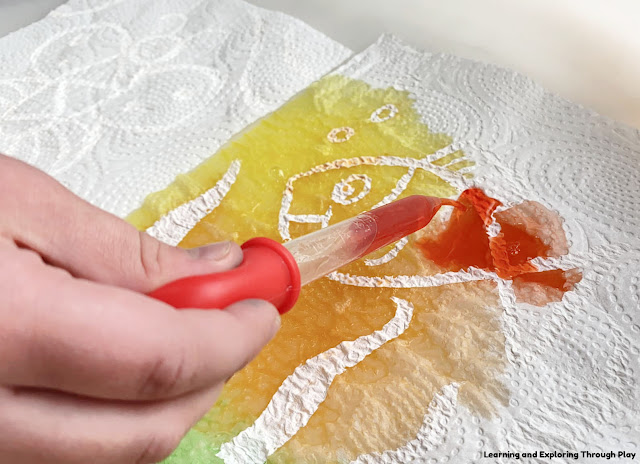 Magic Paper Towel Science Art