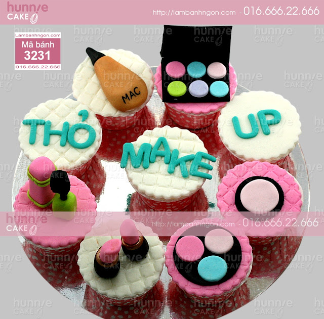 Bộ Cupcake sinh nhật đẹp ấn tượng hình 1 bộ mỹ phẩm trang điểm tặng vợ yêu