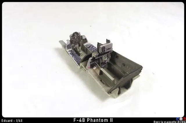 Le cockpit du F-4B Phantom II d'Eduard au 1/48.