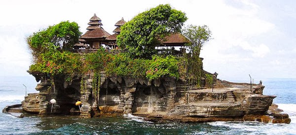 Tempat Wisata Di Bali : Pura Tanah Lot, Bali, Indonesia