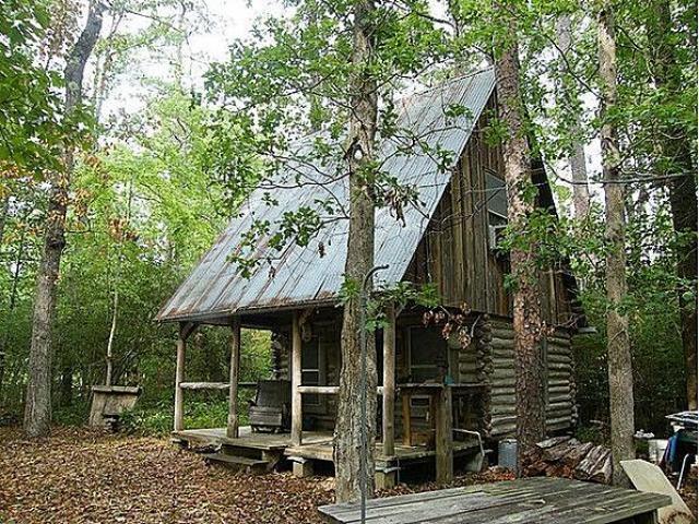 Lloyd's Blog: Tiny Rustic Log Cabin For Sale in Texas